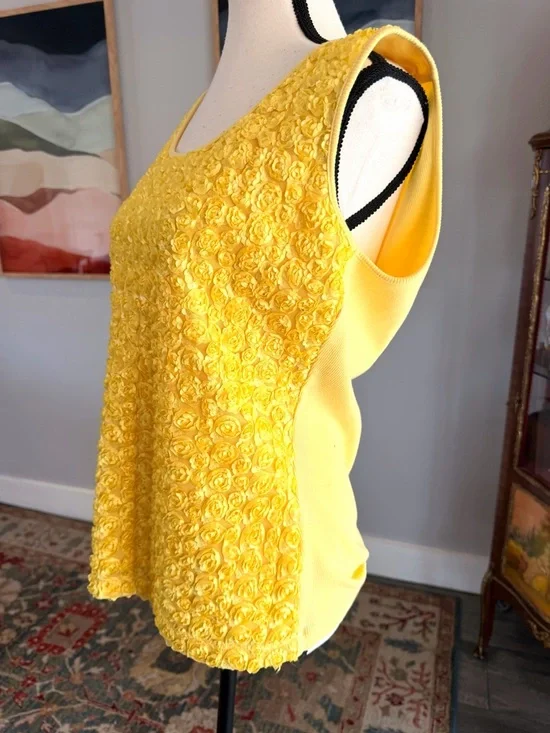 Yellow Rosette Floral Texture Tank Top - Picture 4 of 11